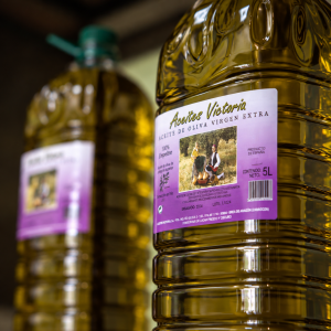 Aceite de oliva virgen extra de Aragón elaborado por Aceites Victoria en Brea