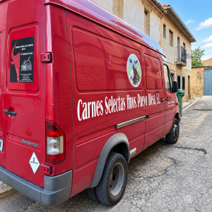 Carnes Selectas Corral del Herrero en su ganadería de Biota